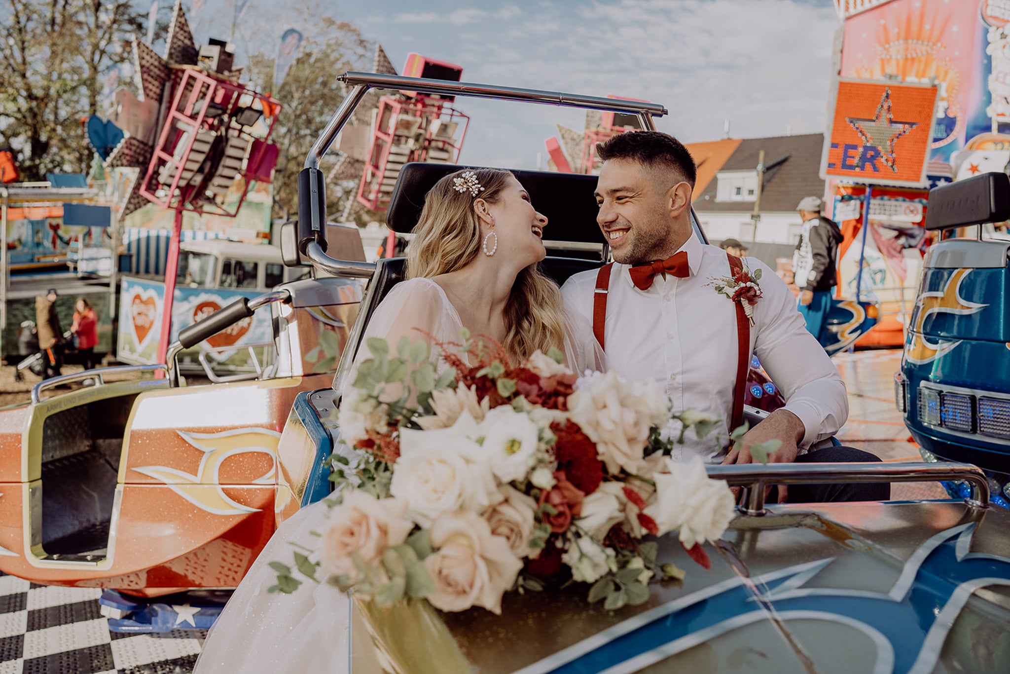 adambows-inspiration-lJahrmarktzauber-hochzeit-fliege-frederik-rostrot-3.jpg
