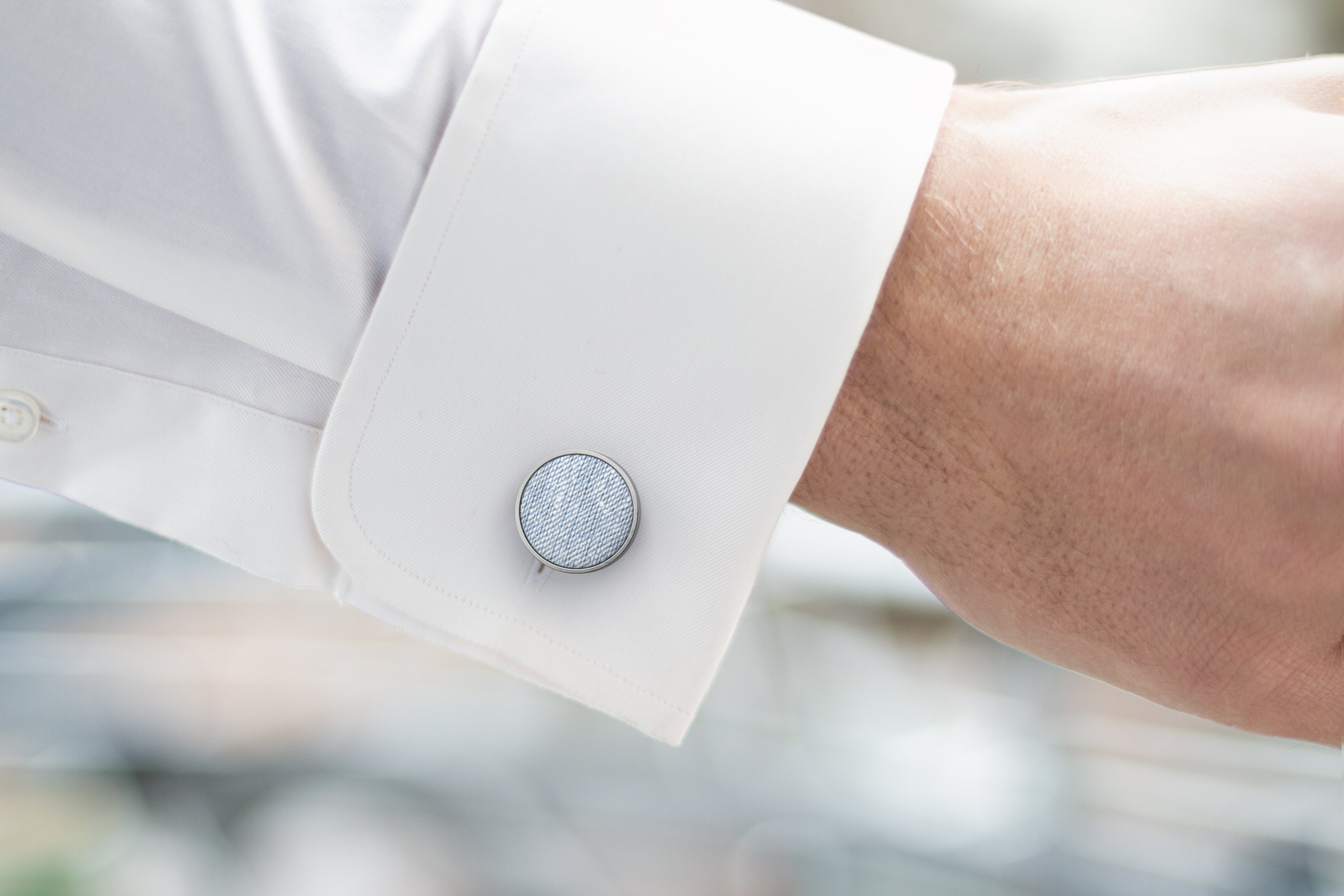 Adam_Bows_Manschettenknopf_Emil_Silber_Life