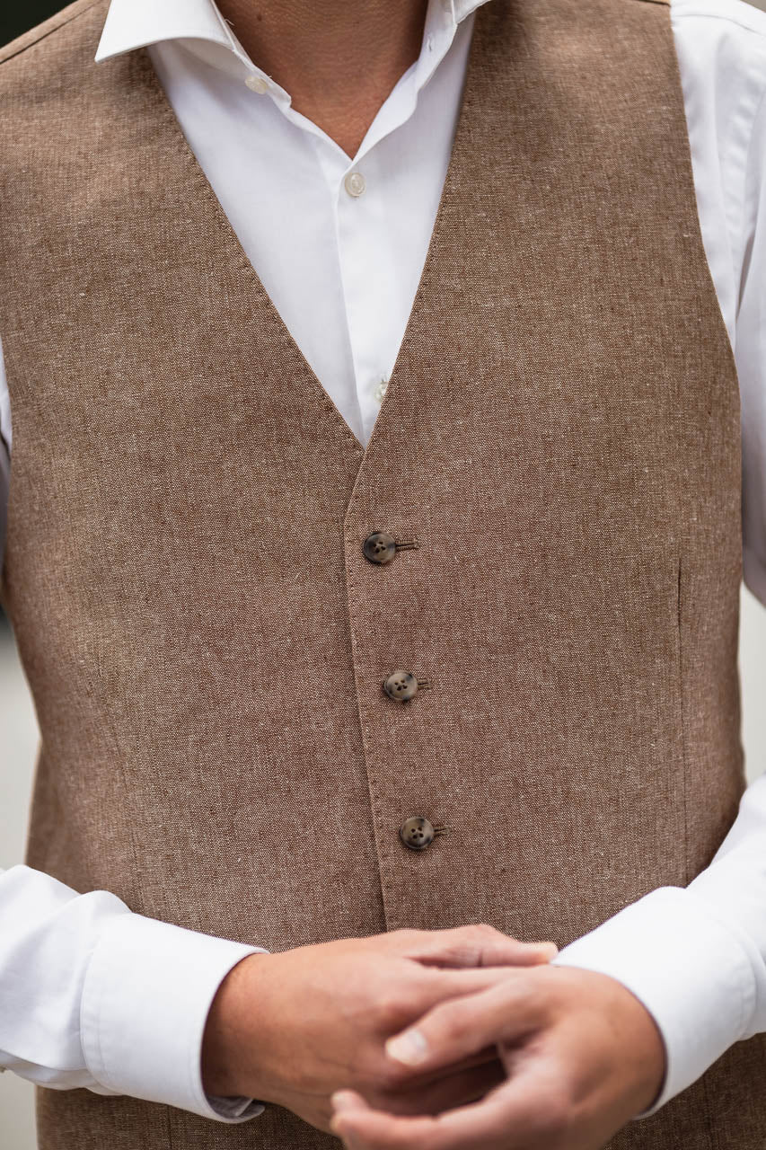 adam-bows-anzug-weste-braun-hochzeit-bosse-vintageleinen