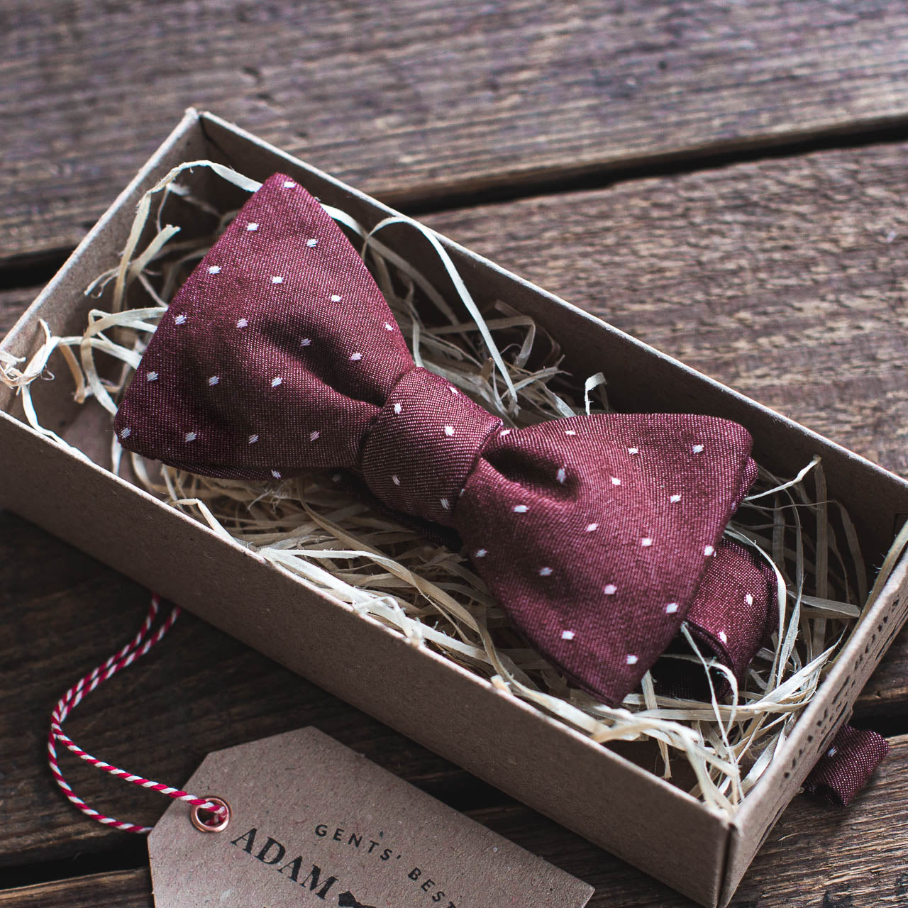 adam-bows-fliege-hochzeit-vintage-weinrot-gepunktet-raul