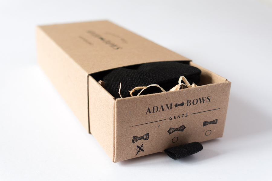 adam-bows-herren-fliege-packaging-schwarz-jack